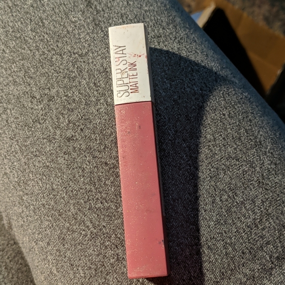 Lipstick - Picture 4 of 9